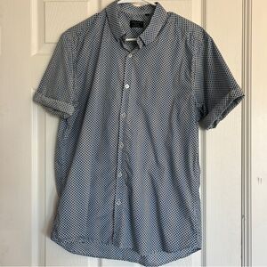 7Diamonds Blue and White Button Down Shirt,‎ short sleeve, size large